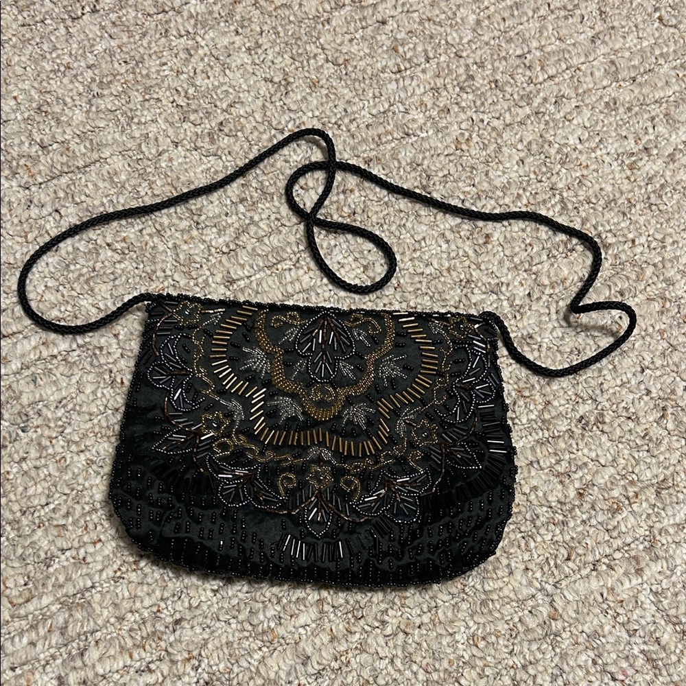 Black & Gold Beaded Evening Bag – Elegant Floral Design